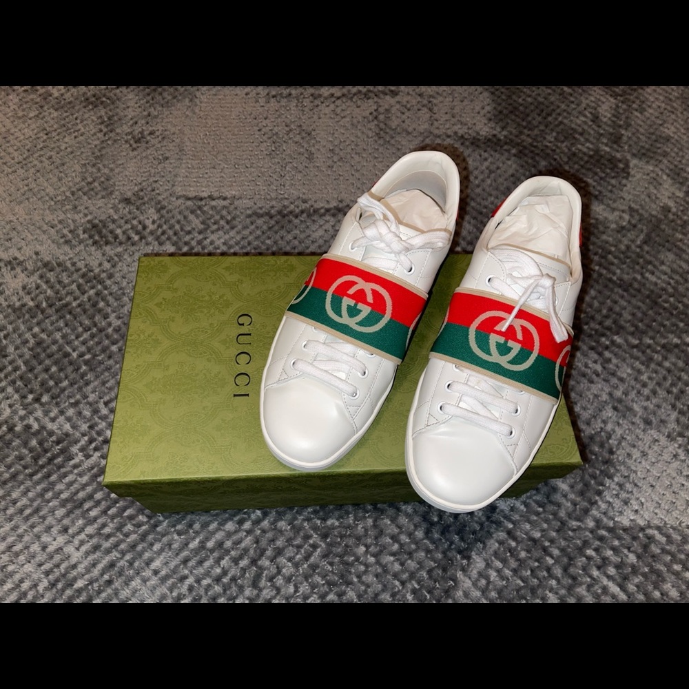 GUCCI ACE SNEAKER WITH INTERLOCKING G